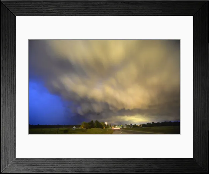 Framed Print : Low-level thunderstorm supercell passes over the area of Hampton