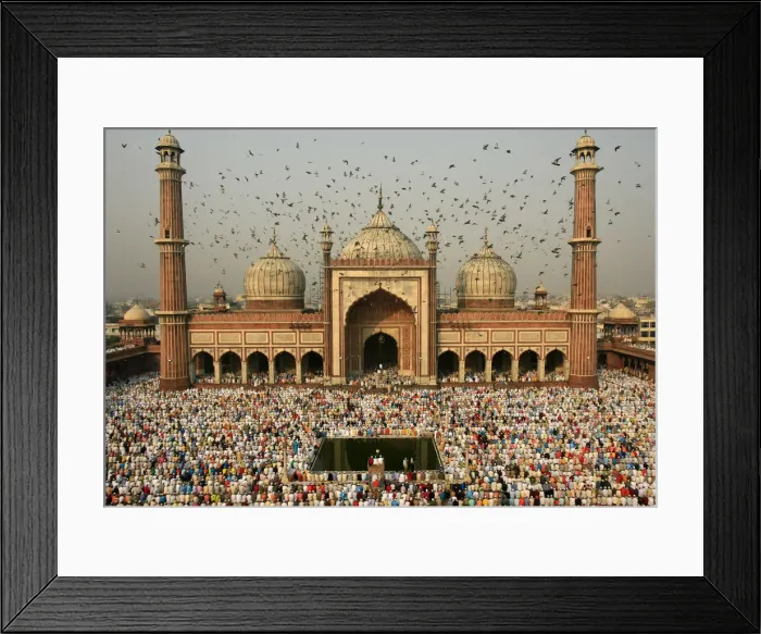 Framed Print : Muslims attend the Eid-al-Fitr prayers at the Jama Masjid in Delhi Framed Print : Muslims attend the Eid-al-Fitr prayers at the Jama Masjid in Delhi