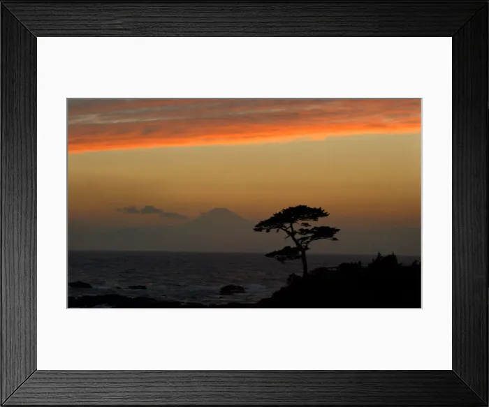 Framed Print : MT FUJI LOOMS IN EVENING GLOW IN YOKOSUKA Framed Print : MT FUJI LOOMS IN EVENING GLOW IN YOKOSUKA
