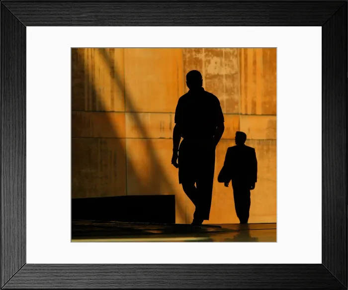 Framed Print : CITY WORKERS ARE SILHOUETTED AGAINST A WALL DURING HEAT WAVE IN LONDON Framed Print : CITY WORKERS ARE SILHOUETTED AGAINST A WALL DURING HEAT WAVE IN LONDON