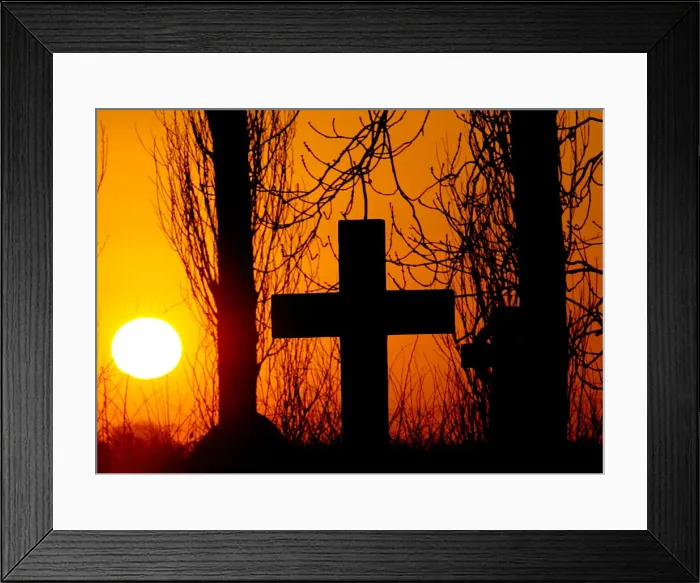 Framed Print : THE SUN SETS OVER ST PETERs CHURCH GRAVEYARD IN SWEPSTONE CENTRAL ENGLAND Framed Print : THE SUN SETS OVER ST PETERs CHURCH GRAVEYARD IN SWEPSTONE CENTRAL ENGLAND
