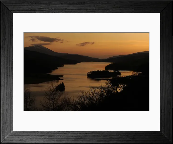 Framed Print : The sun sets over Loch Tummel seen from Queens View in Perthshire, Scotland Framed Print : The sun sets over Loch Tummel seen from Queens View in Perthshire, Scotland