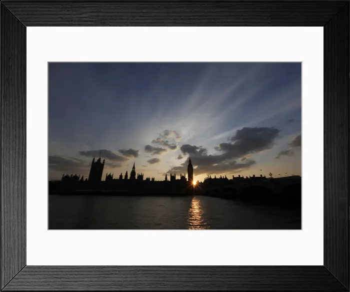 Framed Print : The sun sets behind the Palace of Westminster, in London Framed Print : The sun sets behind the Palace of Westminster, in London