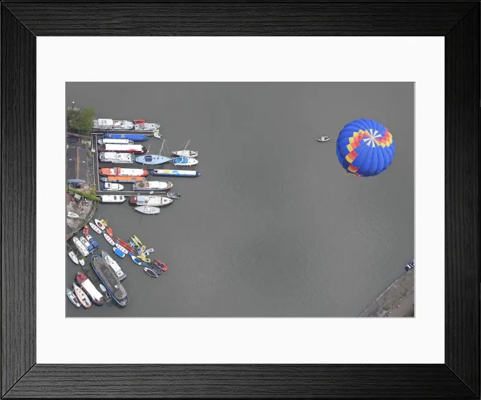 Framed Print : Balloons launch during a mass take off at the annual Bristol hot air balloon festival in Bristol Framed Print : Balloons launch during a mass take off at the annual Bristol hot air balloon festival in Bristol