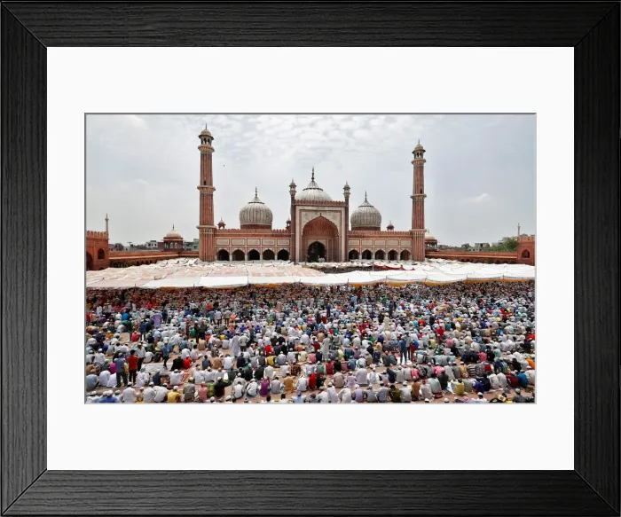 Framed Print : Muslims offer prayers during Jumat-ul-Vida, or the last Friday of the holy fasting