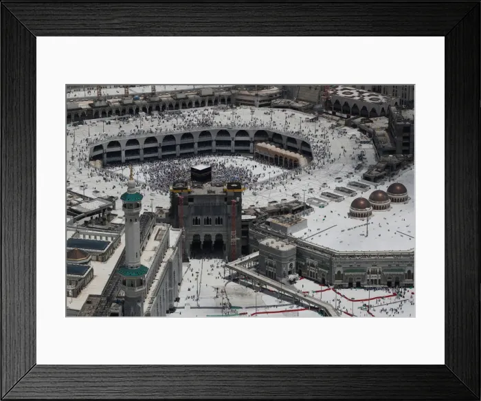 Framed Print : An aerial view of Kaaba at the Grand mosque in the holy city of Mecca