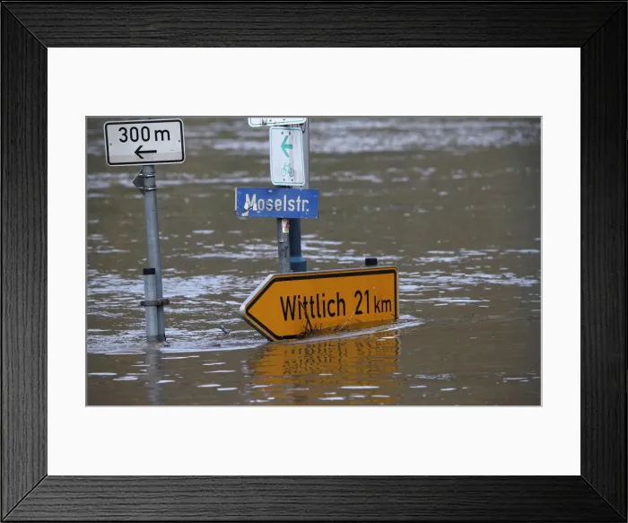 Framed Print : The street sign for the Moselle street is flooded by the river Moselle in Reil Framed Print : The street sign for the Moselle street is flooded by the river Moselle in Reil