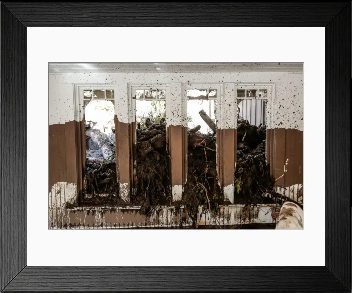 Framed Print : A mud-filled property after a mudslide in Montecito, California Framed Print : A mud-filled property after a mudslide in Montecito, California