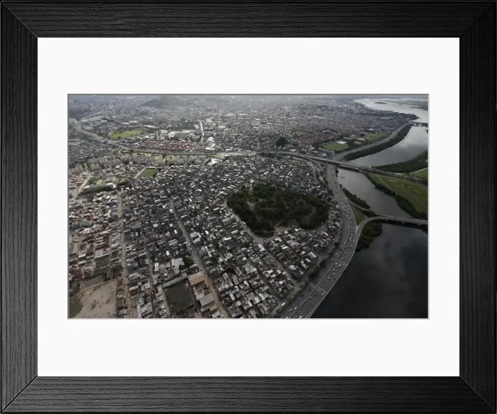 Framed Print : The Mare slums complex, with the Linha Vermelha Freway on the right Framed Print : The Mare slums complex, with the Linha Vermelha Freway on the right
