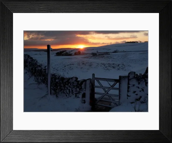 Framed Print : The sun rises over a snow covered footpath in Castleton Framed Print : The sun rises over a snow covered footpath in Castleton