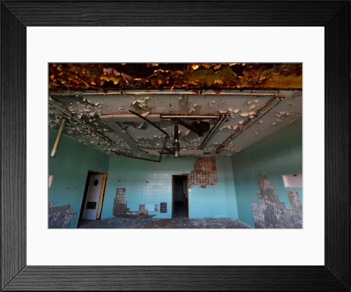 Framed Print : The Wider Image: Budapests abandoned Soviet military hospital Framed Print : The Wider Image: Budapests abandoned Soviet military hospital