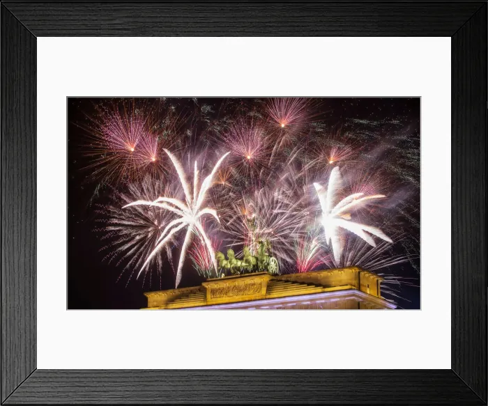 Framed Print : Fireworks explode over the Quadriga sculpture atop the Brandenburg gate during New Year