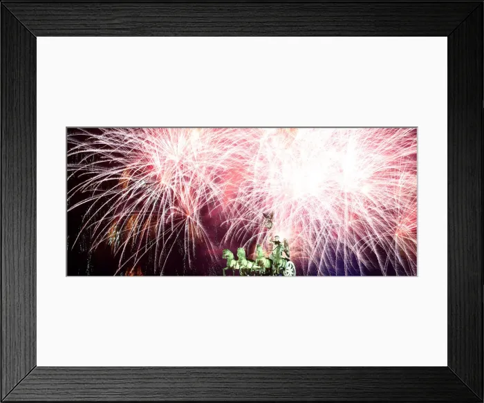 Framed Print : Fireworks explode over the Quadriga sculpture atop the Brandenburg gate during New Year
