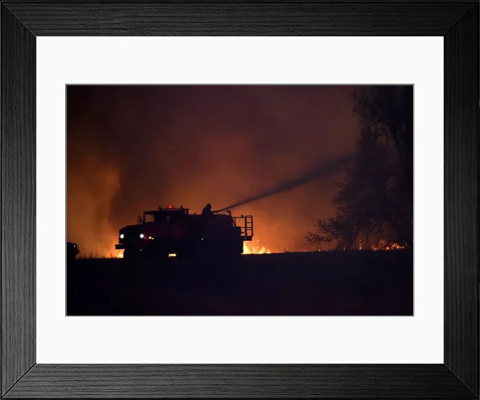 Framed Print : Firefighters struggle to control the Rhea fire near Seiling