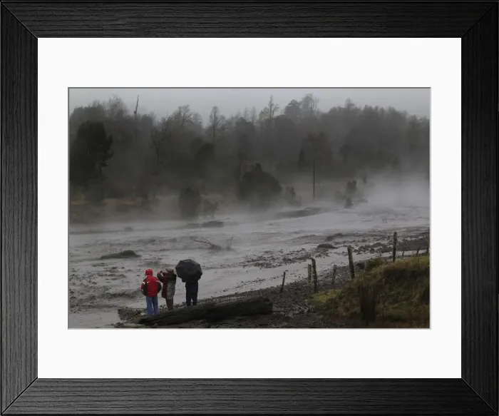 Framed Print : Residents watch as steam rises from the Nilhue River, fed by unusually warm water Framed Print : Residents watch as steam rises from the Nilhue River, fed by unusually warm water