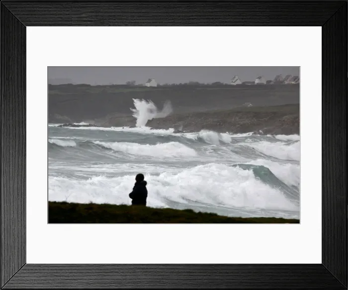 Framed Print : Waves break on the Brittany coast as storm Eleanor approaches Esquibien Framed Print : Waves break on the Brittany coast as storm Eleanor approaches Esquibien