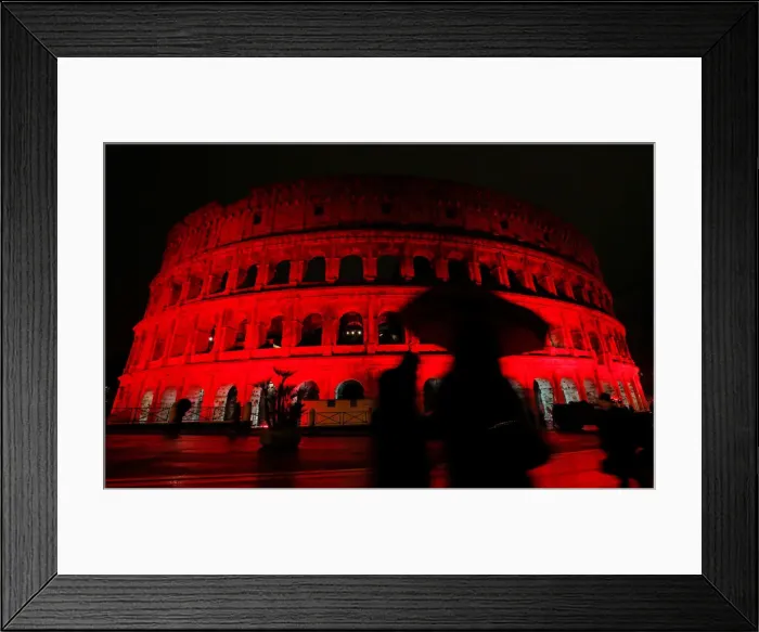 Framed Print : The Colosseum is lit up in red to draw attention to the persecution of Christians around Framed Print : The Colosseum is lit up in red to draw attention to the persecution of Christians around