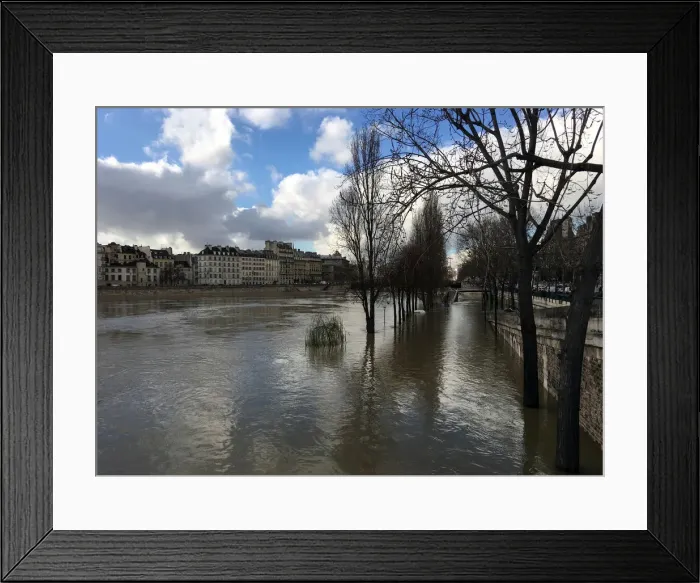 Framed Print : General view of the Seine River that overflows its banks as heavy rains throughout Framed Print : General view of the Seine River that overflows its banks as heavy rains throughout
