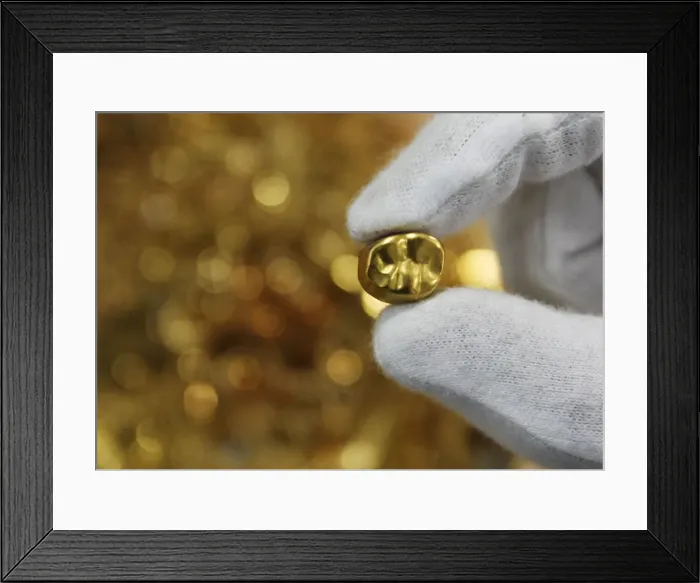 Framed Print : To match Feature GOLD PEOPLE Framed Print : To match Feature GOLD PEOPLE