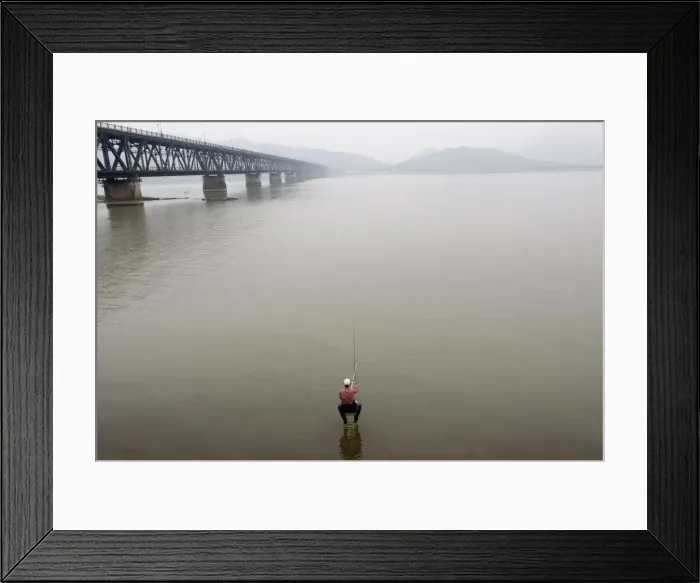 Framed Print : GM1E5AC198Z01 Framed Print : GM1E5AC198Z01