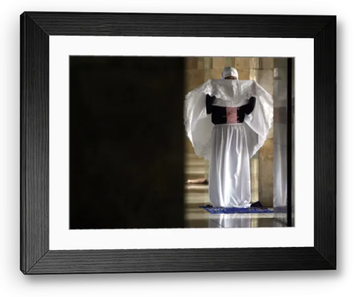 Framed Print : Gm1Dwfgqizaa Framed Print : Gm1Dwfgqizaa