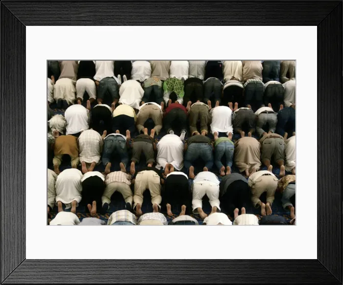 Framed Print : Gm1Dweoofqaa Framed Print : Gm1Dweoofqaa