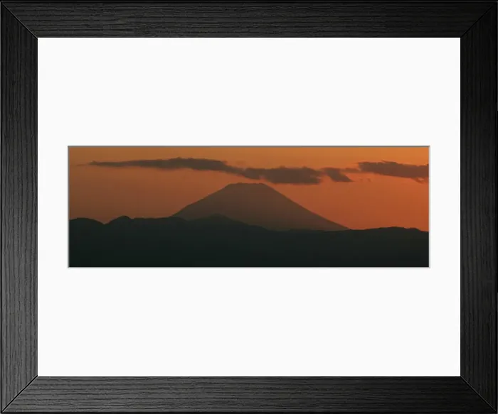 Framed Print : Gm1Dxhlbmzaa Framed Print : Gm1Dxhlbmzaa