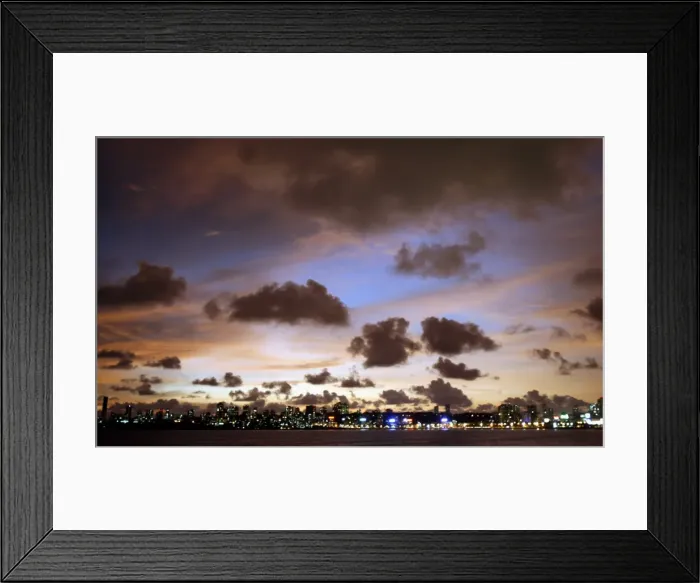 Framed Print : Gm1Dvkwwpuaa