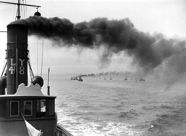 British drifter fleet at sea, WW1