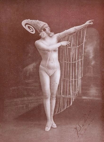 Mlle Suzy Beryl from the Folies Bergere, Paris