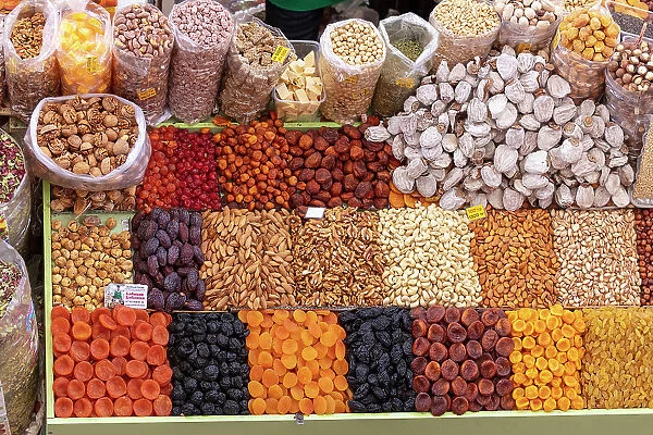 Kazakhstan, Almaty, Zelionyj Bazar (Green Bazaar), nuts