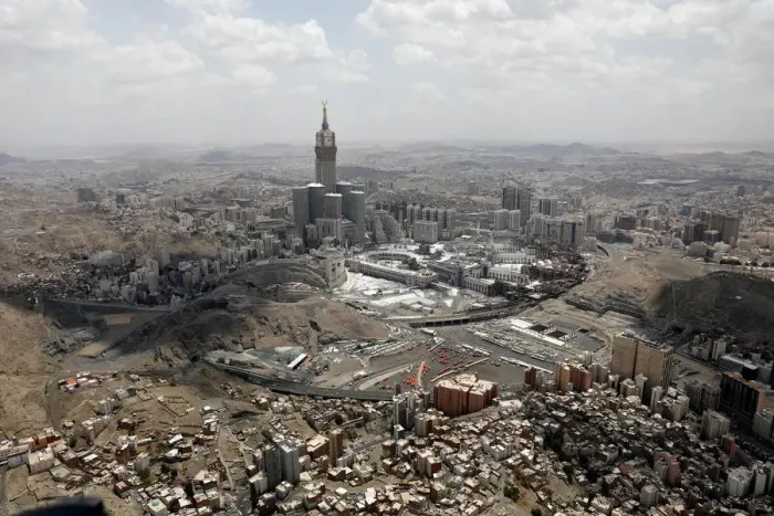 Framed Print : An aerial view of Kaaba at the Grand mosque in the holy city of Mecca