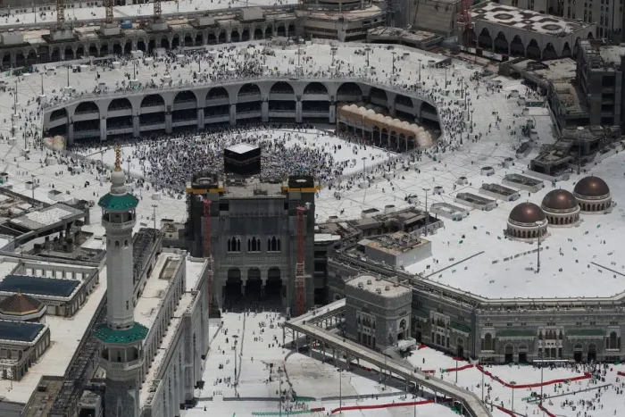 Framed Print : An aerial view of Kaaba at the Grand mosque in the holy city of Mecca