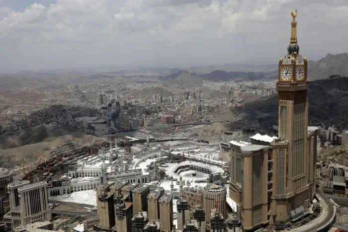 Framed Print : An aerial view of Kaaba at the Grand mosque in the holy city of Mecca