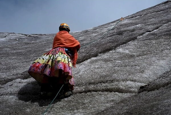 Bolivias cholita climbers, Huayna Potosi mountain, Bolivia