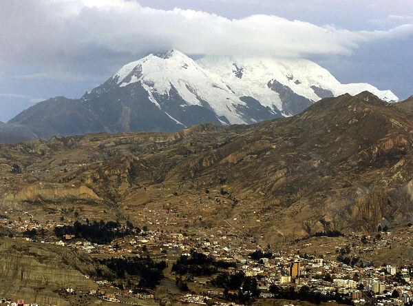 BOLVIAN MOUNT ILLIMANI WHERE TWO US GOVERNMENT OFFICIALS DIED IN CLIMBING ACCIDENT