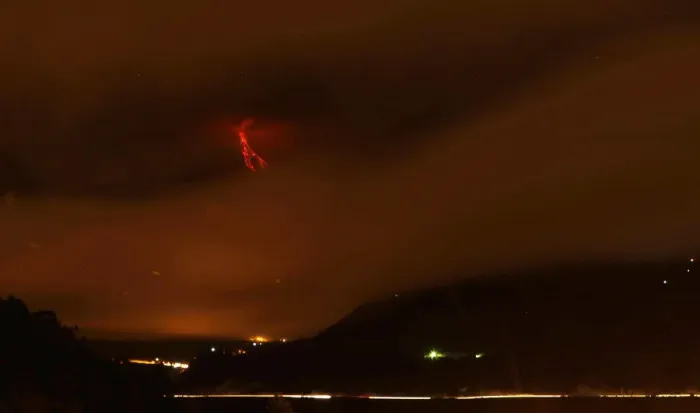Framed Print : Ecuadors Tungurahua volcano erupts in Banos, south of Quito