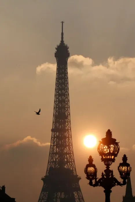 Framed Print : The Eiffel tower is pictured as the sun sets on a winter day in Paris Framed Print : The Eiffel tower is pictured as the sun sets on a winter day in Paris