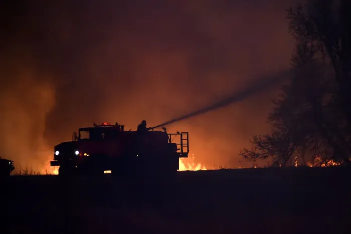 Framed Print : Firefighters struggle to control the Rhea fire near Seiling