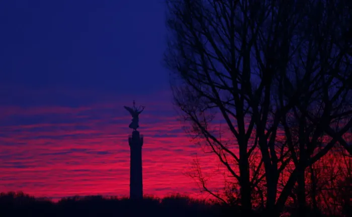 Framed Print : The Golden Victoria monument on top of the Siegessaeule (victory column