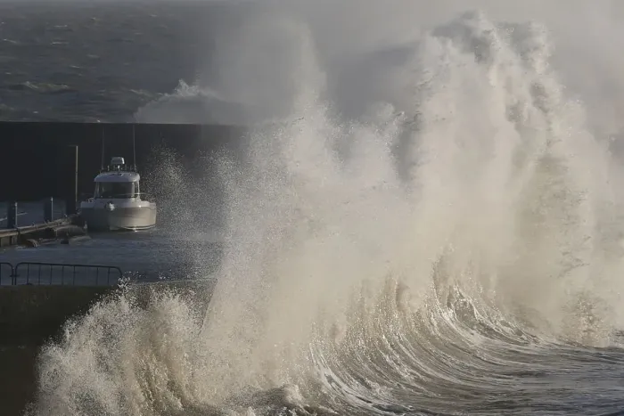 Framed Print : A high wave crashes on the protecting wall at the fishing harbour in Pornic Framed Print : A high wave crashes on the protecting wall at the fishing harbour in Pornic
