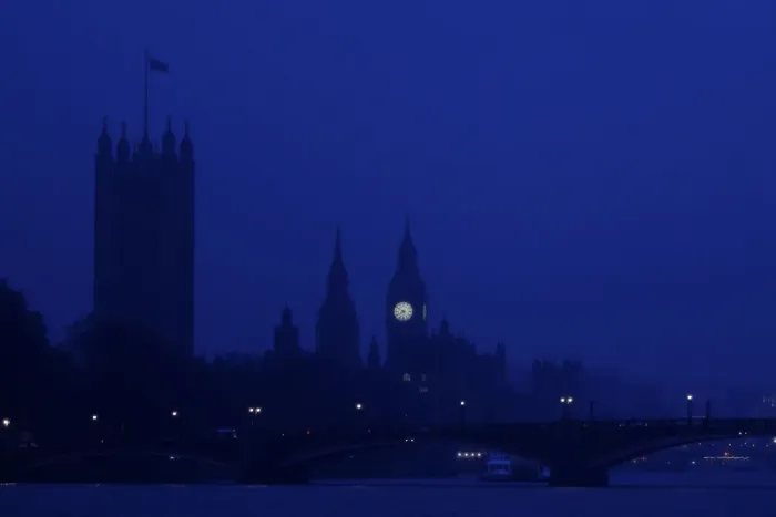 Framed Print : The Houses of Parliament are seen in early morning mist in central London Framed Print : The Houses of Parliament are seen in early morning mist in central London