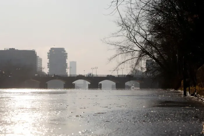 Framed Print : Ice is seen on the river Spree in Berlin