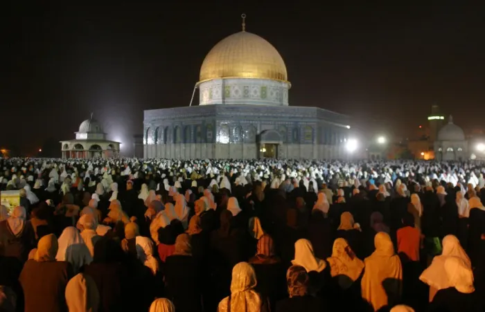 Framed Print : Muslim worshipers pray during Lilat al-Qader in Jerusalem Framed Print : Muslim worshipers pray during Lilat al-Qader in Jerusalem