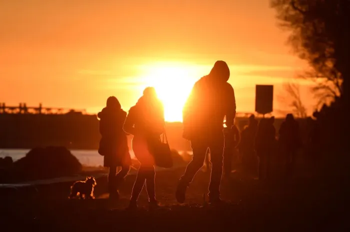 Framed Print : People enjoy the sunset at the Elbe river in Hamburg Framed Print : People enjoy the sunset at the Elbe river in Hamburg