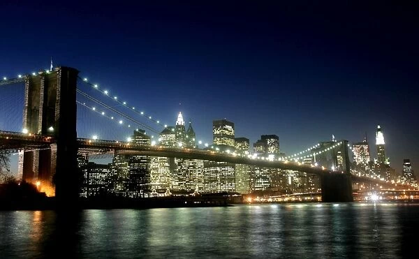 Rp5Drhxxmyac. Lights from the Brooklyn Bridge