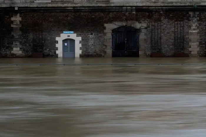 Framed Print : A view shows the flooded banks of the Seine River after days of rainy weather in Paris