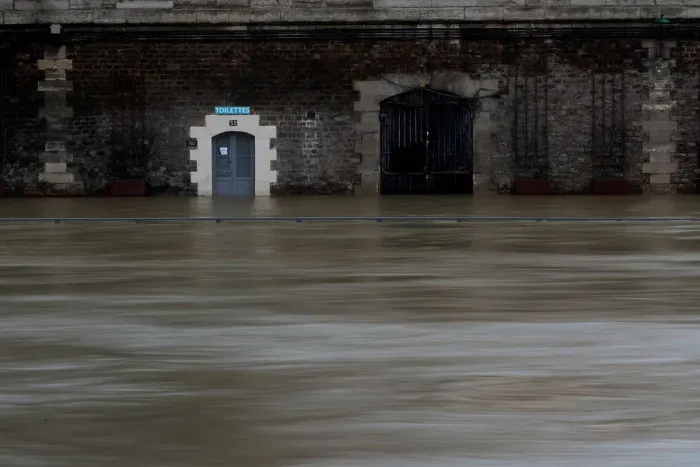 Framed Print : A view shows the flooded banks of the Seine River after days of rainy weather in Paris