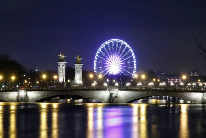 Framed Print : A view shows the Pont des Invalides bridge the grande Roue de Paris along the flooded Framed Print : A view shows the Pont des Invalides bridge the grande Roue de Paris along the flooded