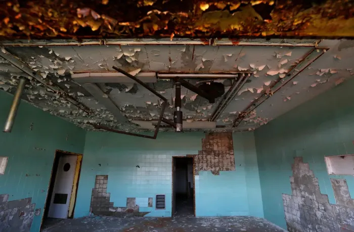 Framed Print : The Wider Image: Budapests abandoned Soviet military hospital Framed Print : The Wider Image: Budapests abandoned Soviet military hospital